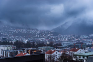 VINTERKLIMA: Geografien rundt Bergen og været fører til store utfordringer for både ute- og inneklima.